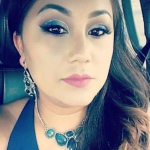 Meet your Posher, Isidra